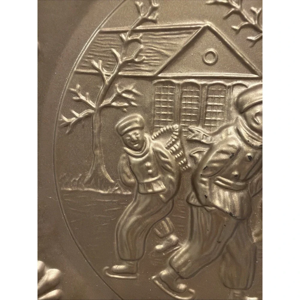 Vintage Brass Hammered Embossed Wall Plates Dutch/Netherlands Scene